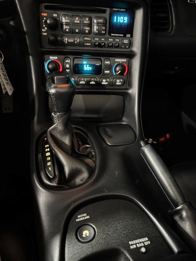 2004 Chevrolet Corvette 2dr Convertible - 22852081 - 65