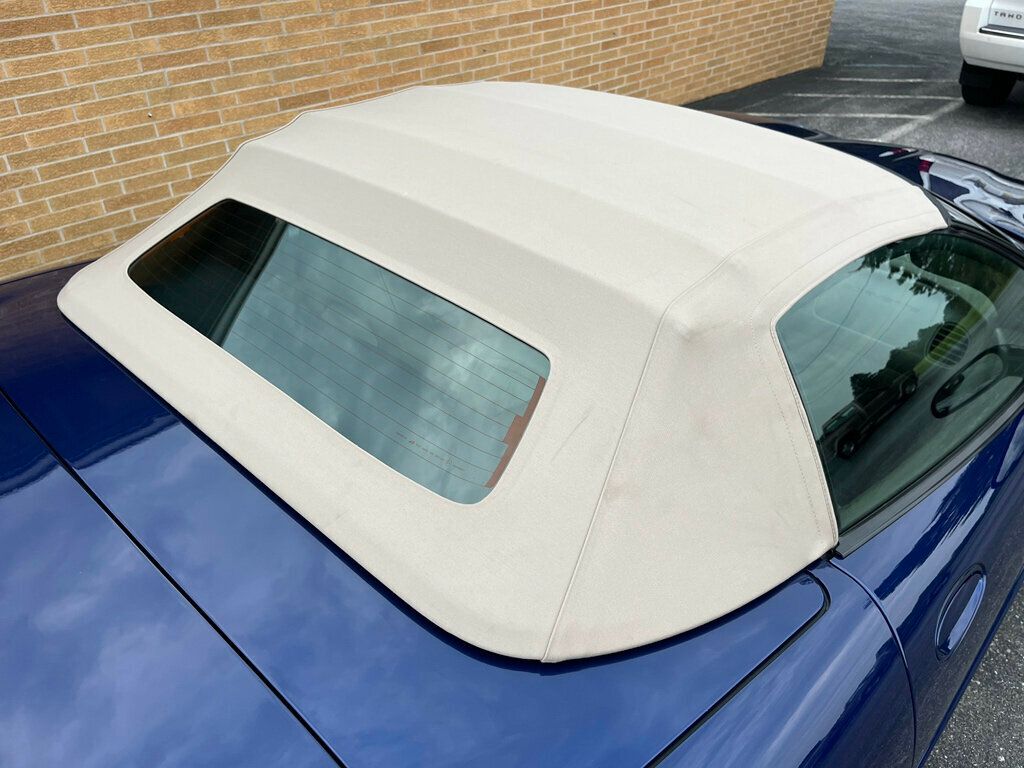2004 Chevrolet Corvette 2dr Convertible - 23053060 - 12