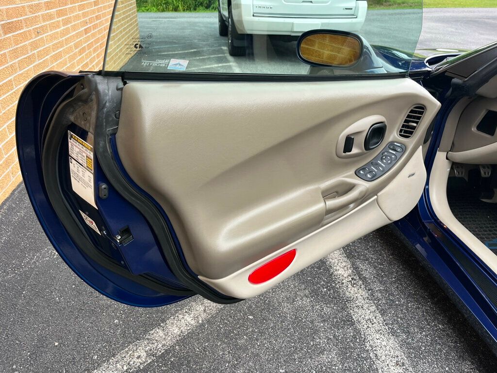 2004 Chevrolet Corvette 2dr Convertible - 23053060 - 23