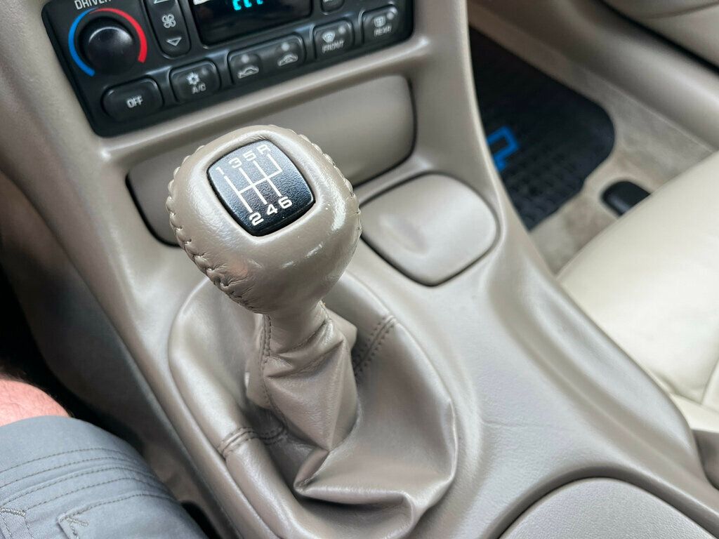 2004 Chevrolet Corvette 2dr Convertible - 23053060 - 29