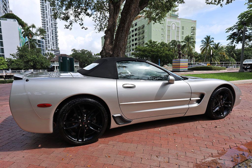 2004 Chevrolet Corvette 2dr Convertible - 22593381 - 18