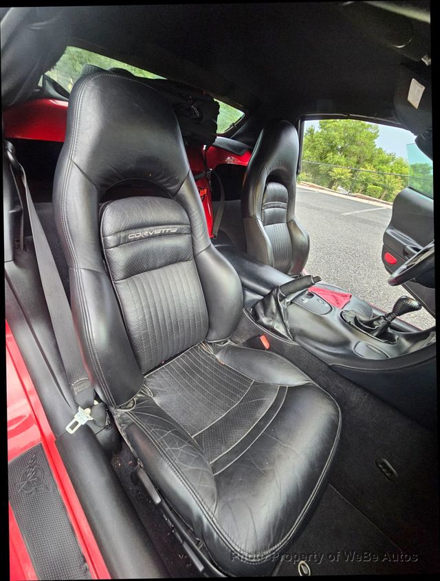 2004 Chevrolet Corvette 2dr Convertible - 23044244 - 28
