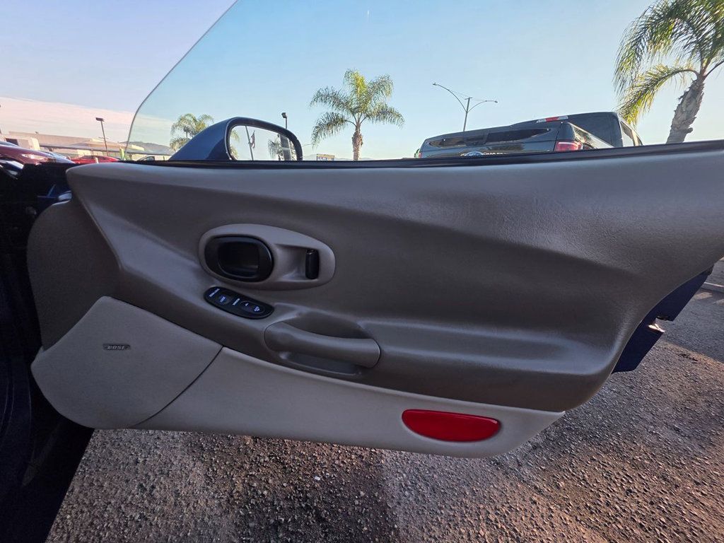 2004 Chevrolet Corvette 2dr Coupe - 22962493 - 17