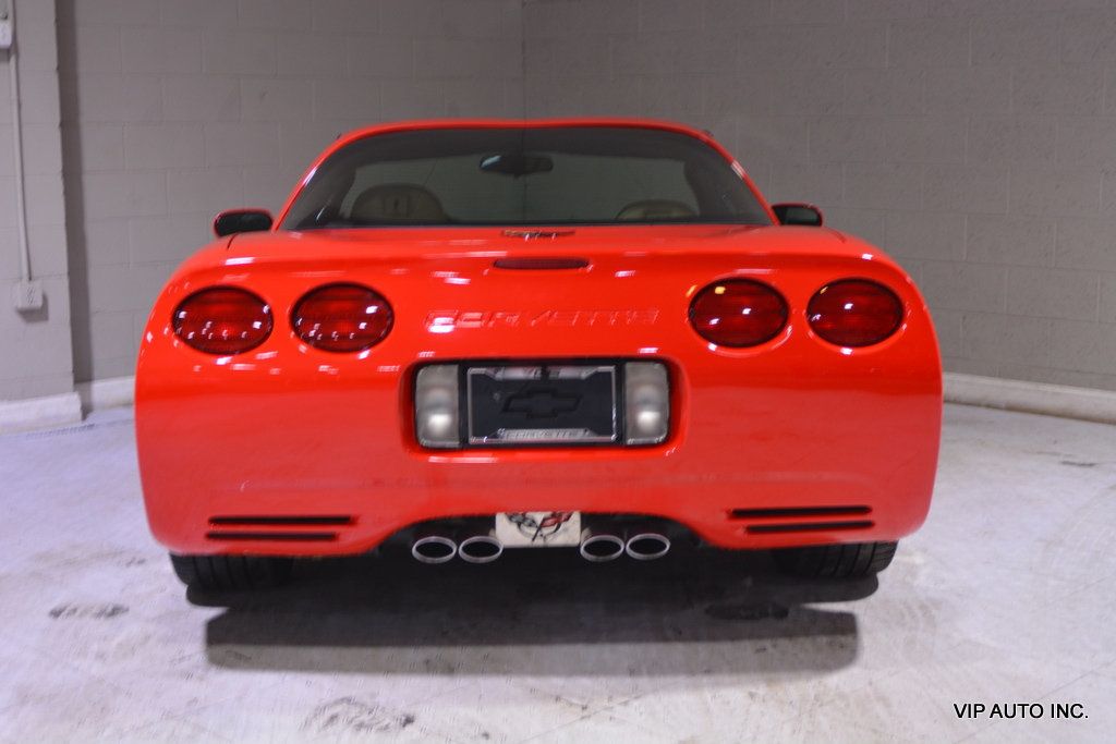 2004 Chevrolet Corvette 2dr Coupe - 22892210 - 24