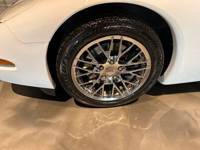 2004 Chevrolet Corvette Convertible/HeadUpDisplay/1SB EquipmentGroup/MemoryPkg/12DiscCD - 23012875 - 14