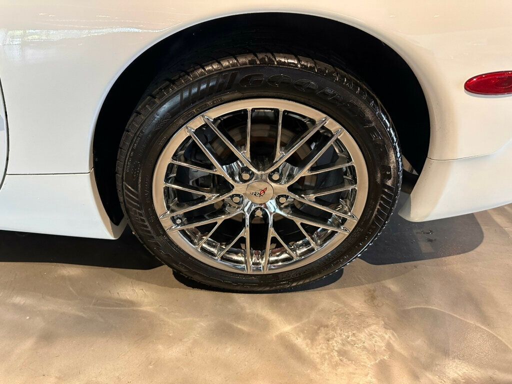 2004 Chevrolet Corvette Convertible/HeadUpDisplay/1SB EquipmentGroup/MemoryPkg/12DiscCD - 23012875 - 15