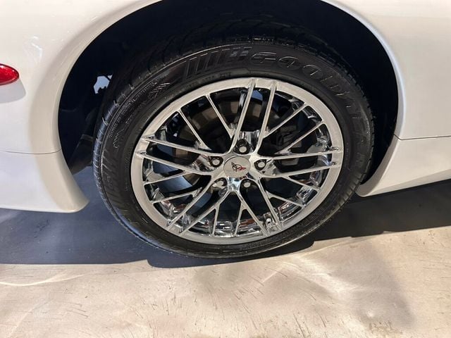 2004 Chevrolet Corvette Convertible/HeadUpDisplay/1SB EquipmentGroup/MemoryPkg/12DiscCD - 23012875 - 16