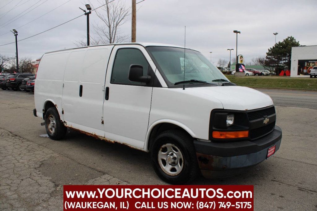 2004 Chevrolet Express Cargo Van 1500 135" WB RWD - 22706962 - 2