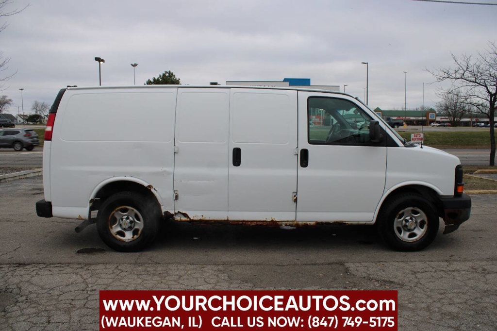 2004 Chevrolet Express Cargo Van 1500 135" WB RWD - 22706962 - 3