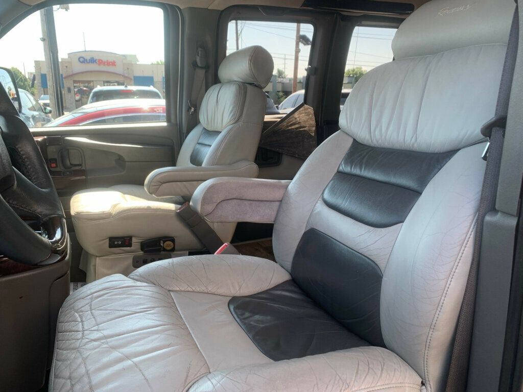 2004 Chevrolet Express Passenger 1500 photo 4