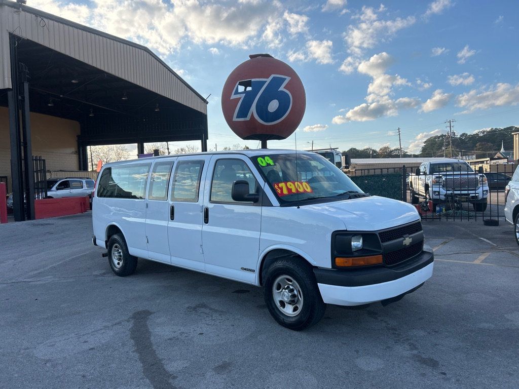 2004 Chevrolet Express Passenger 3500 155" WB RWD - 22945759 | Video 1