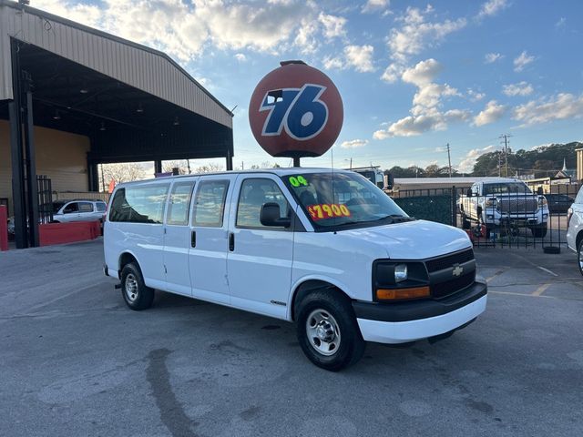 2004 Chevrolet Express Passenger 3500 155" WB RWD - 22945759 - 0