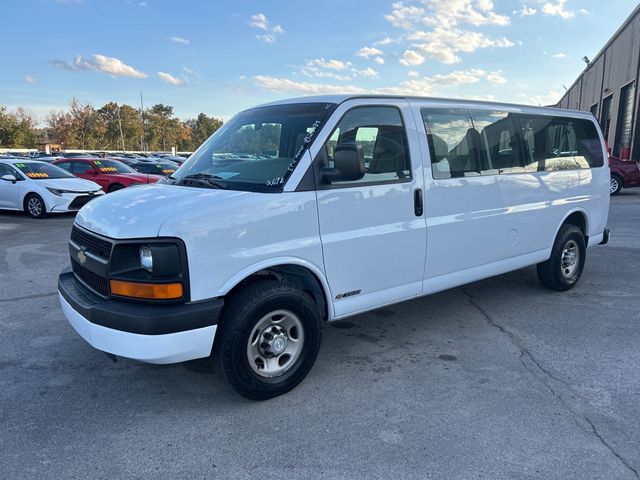 2004 Chevrolet Express Passenger 3500 155" WB RWD - 22945759 - 2