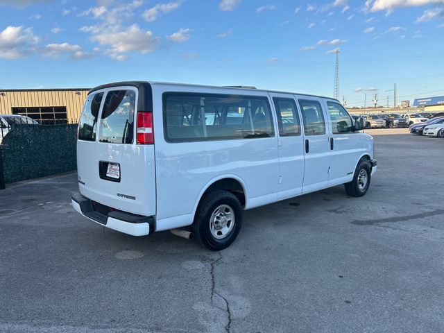 2004 Chevrolet Express Passenger 3500 155" WB RWD - 22945759 - 3