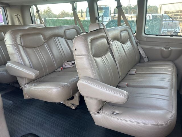 2004 Chevrolet Express Passenger 3500 155" WB RWD - 22945759 - 6