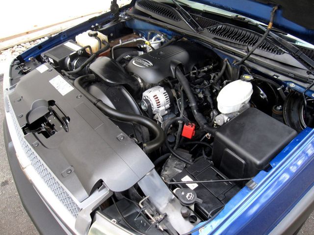 2004 Chevrolet Silverado 1500 Classic  - 22946779 - 28