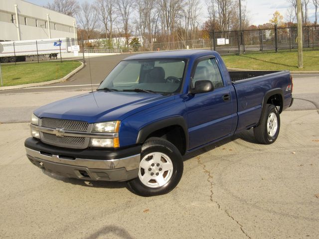 2004 Chevrolet Silverado 1500 Classic  - 22946779 - 3