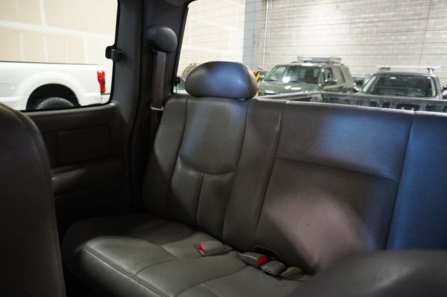 2004 Chevrolet Silverado 1500 Ext Cab 143.5" WB 4WD LT - 22976172 - 9