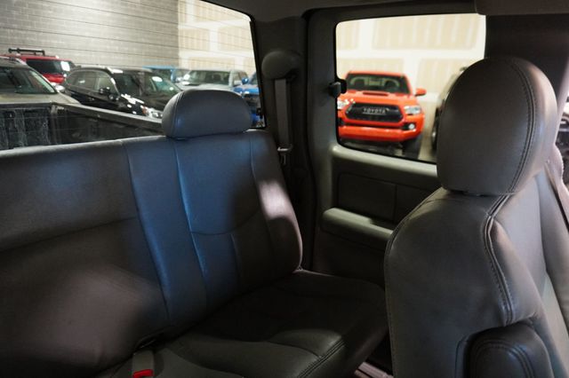 2004 Chevrolet Silverado 1500 Ext Cab 143.5" WB 4WD LT - 22976172 - 10