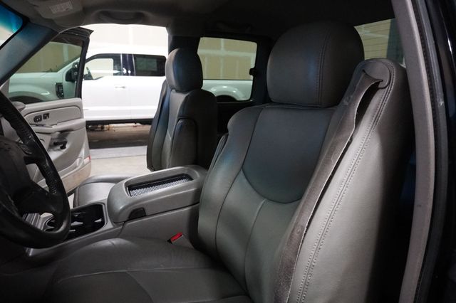 2004 Chevrolet Silverado 1500 Ext Cab 143.5" WB 4WD LT - 22976172 - 5