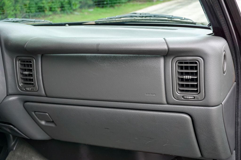 2004 Chevrolet Silverado 2500HD *8.1L V8* *4WD* *Long Bed* *West Cost Truck* - 23053626 - 37
