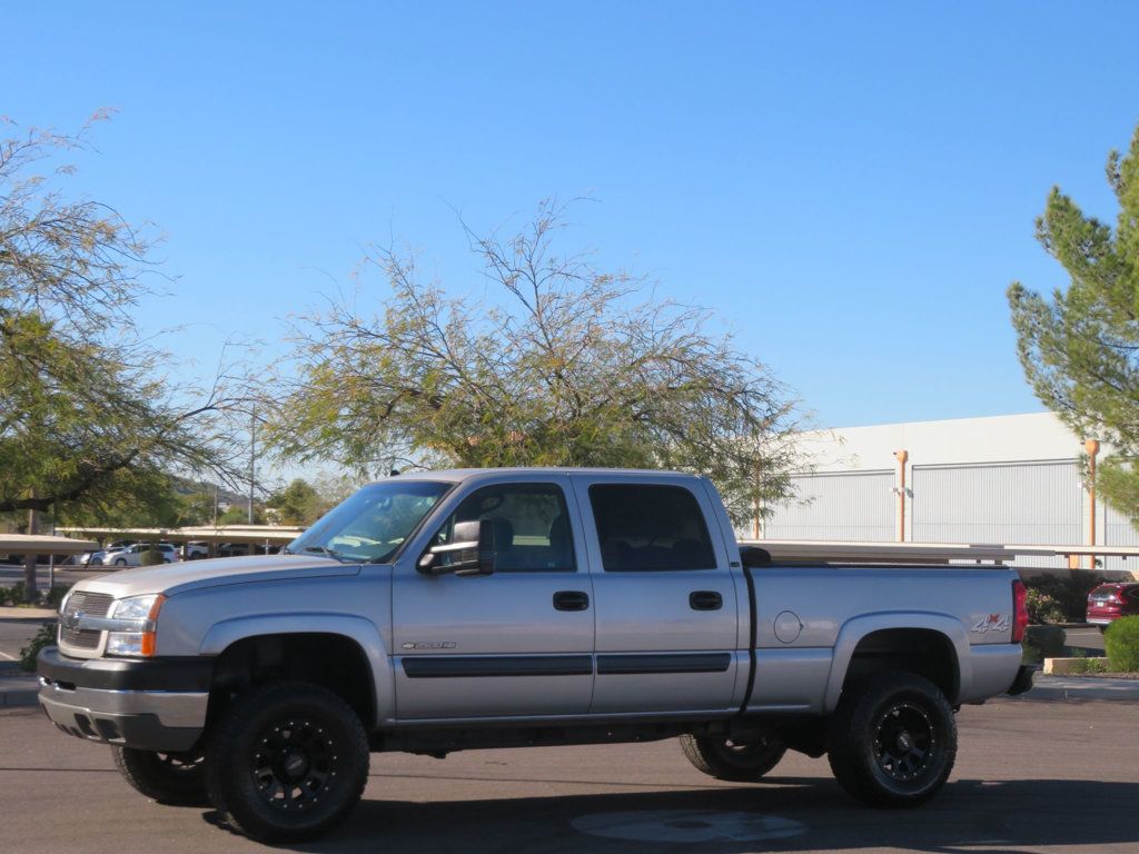 2004 Chevrolet Silverado 2500HD CREW CAB 4X4 2500 SILVERADO 2OWNER EXTRA CLEAN LIFTED  - 22977715 | Video 1