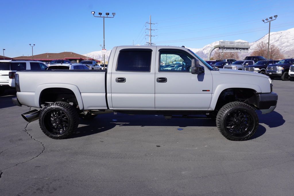 2004 Chevrolet Silverado 2500HD LT - 22781458 - 12