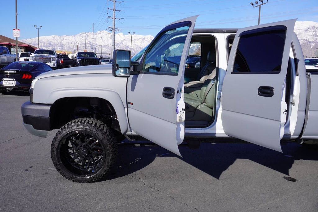 2004 Chevrolet Silverado 2500HD LT - 22781458 - 21