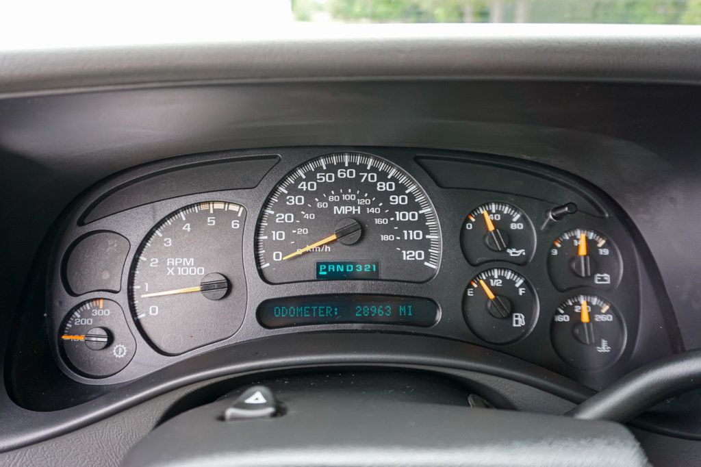 2004 Chevrolet Silverado 2500HD *Silverado 2500HD* *8.1L V8* *4WD* *Long Bed* *West Cost Truck* - 23053626 - 21