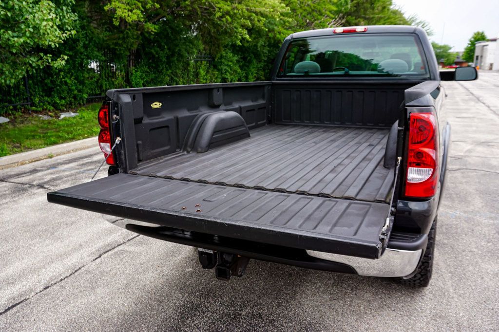 2004 Chevrolet Silverado 2500HD *Silverado 2500HD* *8.1L V8* *4WD* *Long Bed* *West Cost Truck* - 23053626 - 30