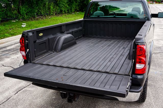 2004 Chevrolet Silverado 2500HD *Silverado 2500HD* *8.1L V8* *4WD* *Long Bed* *West Cost Truck* - 23053626 - 32