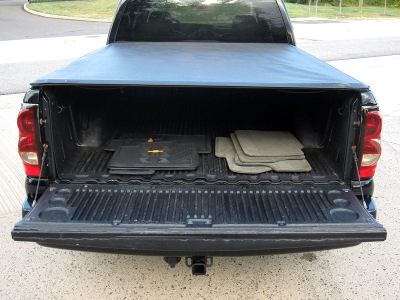 2004 Chevrolet Silverado SS photo 16