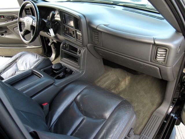 2004 Chevrolet Silverado SS Ext Cab 143.5" WB - 22910853 - 29