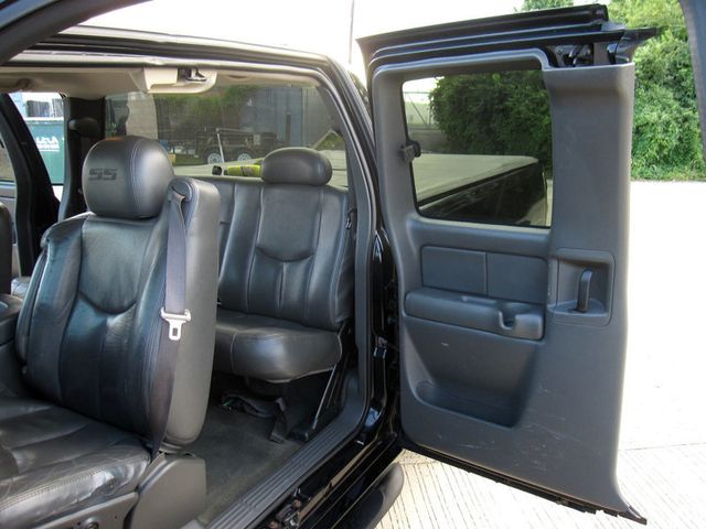 2004 Chevrolet Silverado SS Ext Cab 143.5" WB - 22910853 - 31