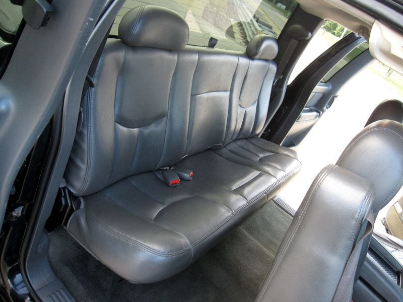 2004 Chevrolet Silverado SS photo 31
