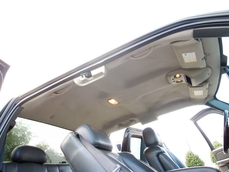 2004 Chevrolet Silverado SS photo 32