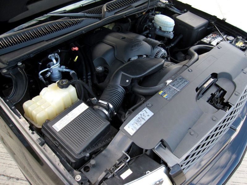 2004 Chevrolet Silverado SS photo 34