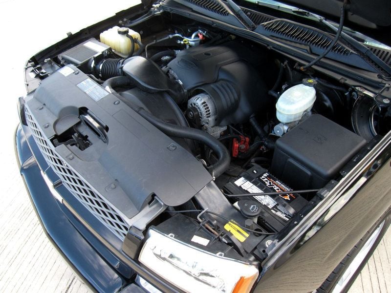 2004 Chevrolet Silverado SS photo 35
