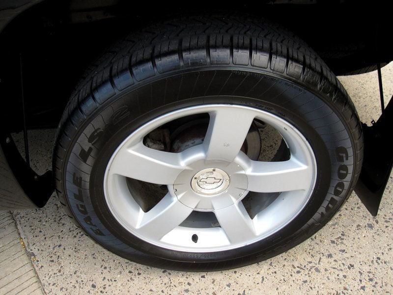2004 Chevrolet Silverado SS photo 37