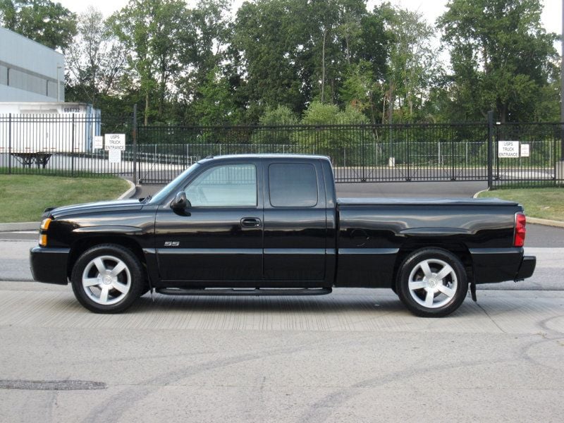 2004 Chevrolet Silverado SS photo 5