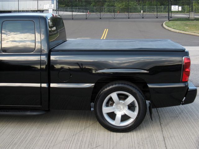 2004 Chevrolet Silverado SS Ext Cab 143.5" WB - 22910853 - 8