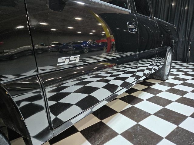 2004 Chevrolet Silverado SS Ext Cab 143.5" WB - 22958725 - 18