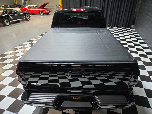 2004 Chevrolet Silverado SS Ext Cab 143.5" WB - 22958725 - 25