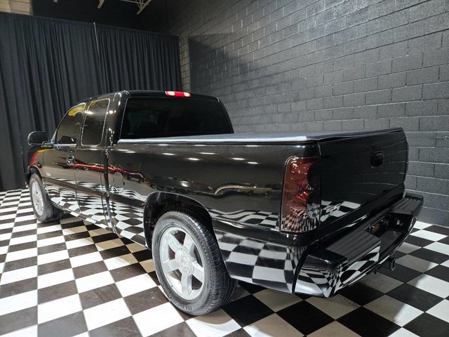 2004 Chevrolet Silverado SS Ext Cab 143.5" WB - 22958725 - 3