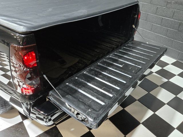 2004 Chevrolet Silverado SS Ext Cab 143.5" WB - 22958725 - 46