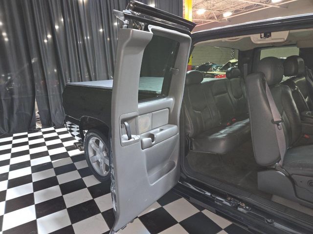 2004 Chevrolet Silverado SS Ext Cab 143.5" WB - 22958725 - 64