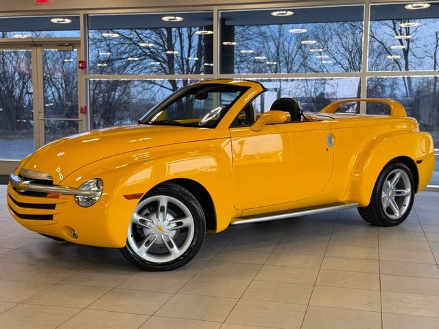 2004 Chevrolet SSR Reg Cab 116.0" WB LS - 23003963 - 0