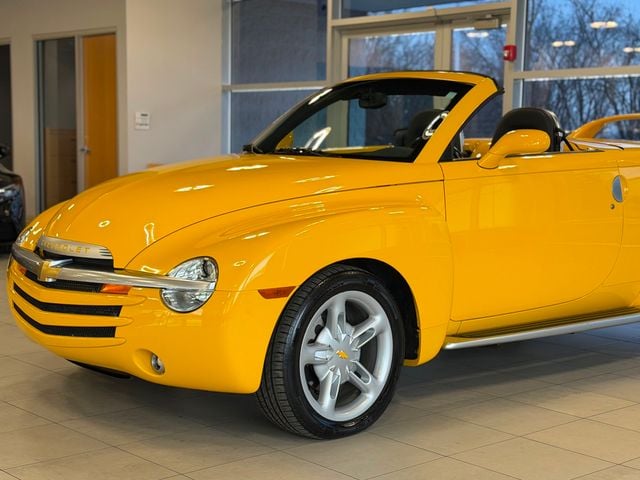 2004 Chevrolet SSR Reg Cab 116.0" WB LS - 23003963 - 3