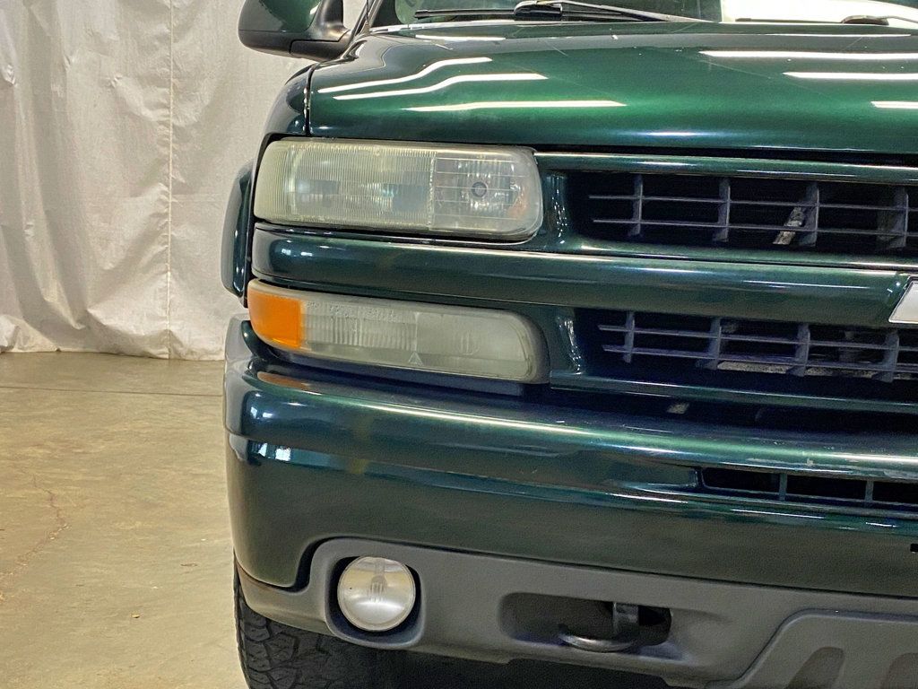 2004 Chevrolet Suburban 4dr 1500 4WD Z71 - 23011286 - 14