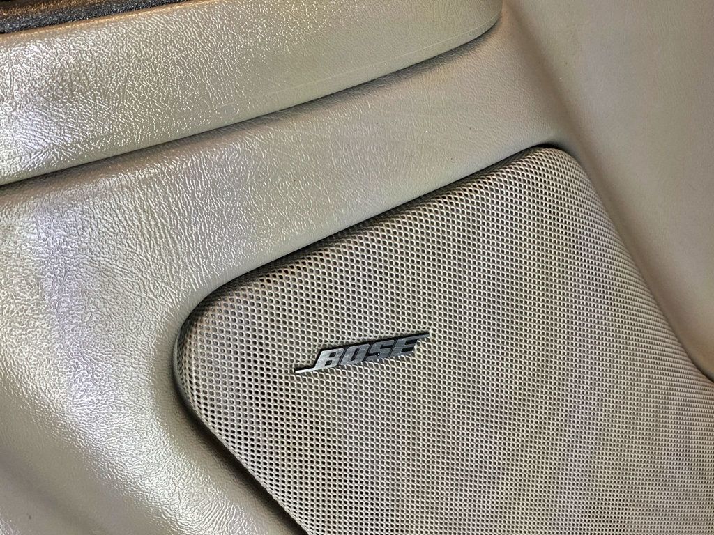 2004 Chevrolet Suburban 4dr 1500 4WD Z71 - 23011286 - 19